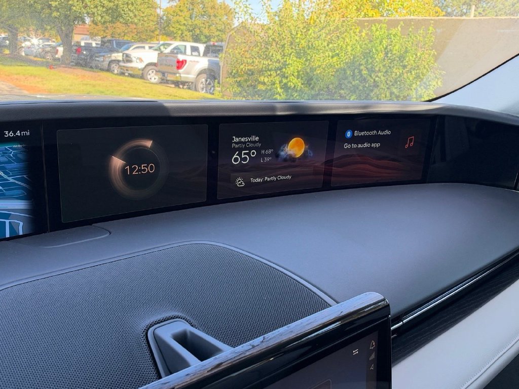 New 2026 Lincoln Nautilus Reserve w/ Jet Appearance Package AWD/4WD image 24