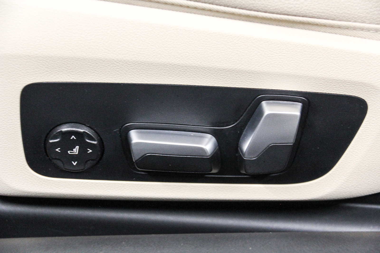 Used 2021 BMW 430i Coupe w/ Convenience Package RWD image 21