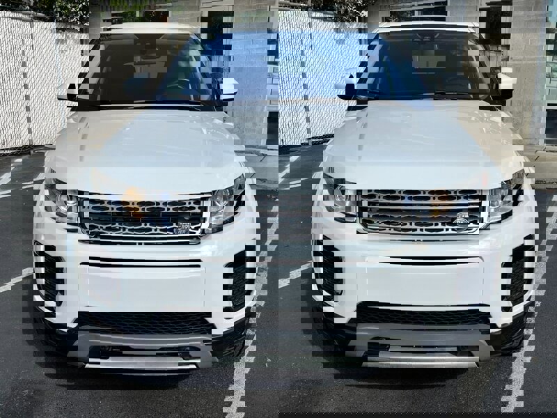 Used 2018 Land Rover Range Rover Evoque SE image 2