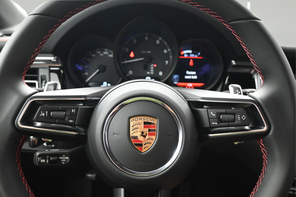 New 2026 Porsche Macan AWD/4WD image 18