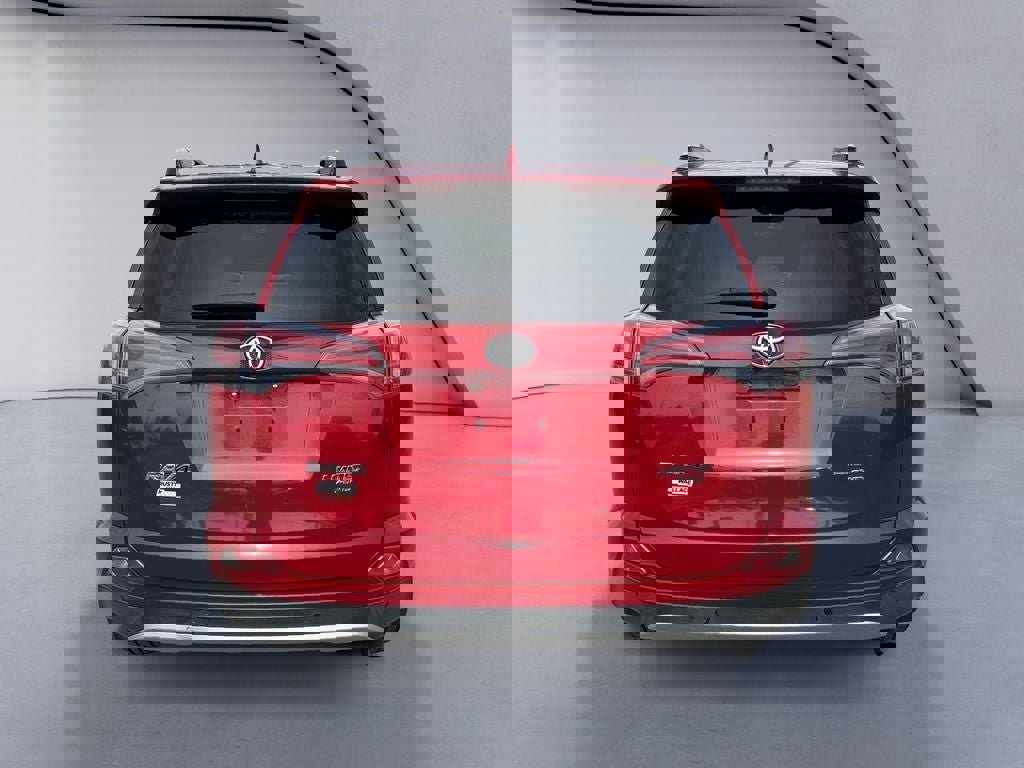 Used 2016 Toyota RAV4 Limited image 4