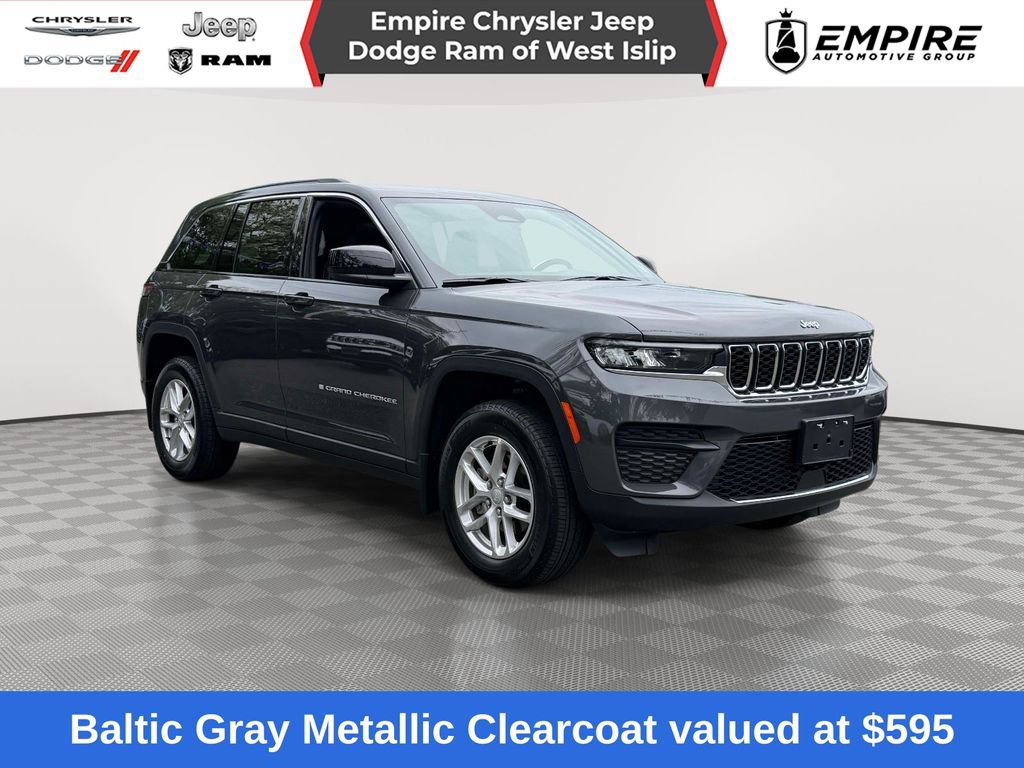Used 2025 Jeep Grand Cherokee Laredo X w/ MOPAR Finishing Package AWD/4WD video 1