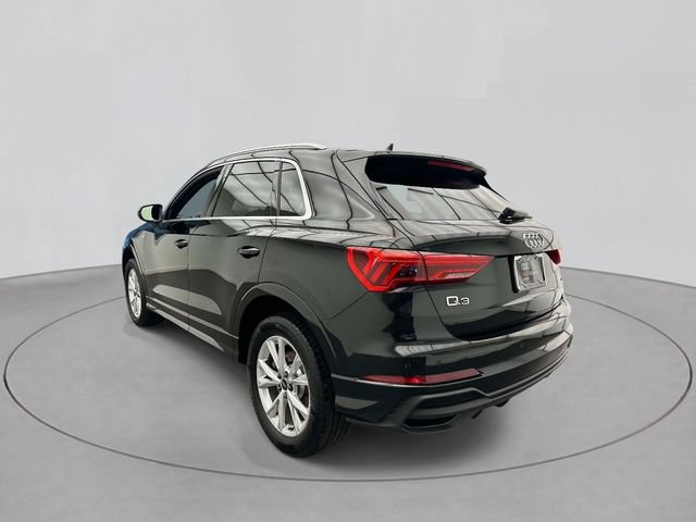 Used 2023 Audi Q3 2.0T Premium w/ Convenience Package AWD/4WD image 2