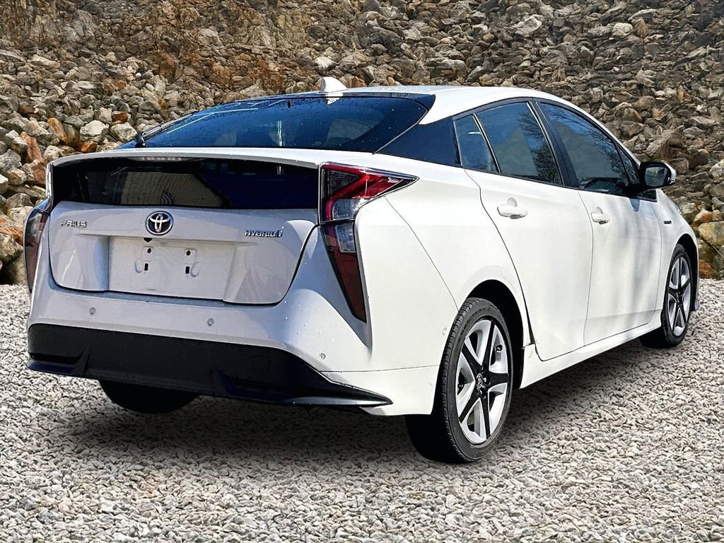 Used 2016 Toyota Prius Four Touring w/ Premium Convenience Package FWD image 2