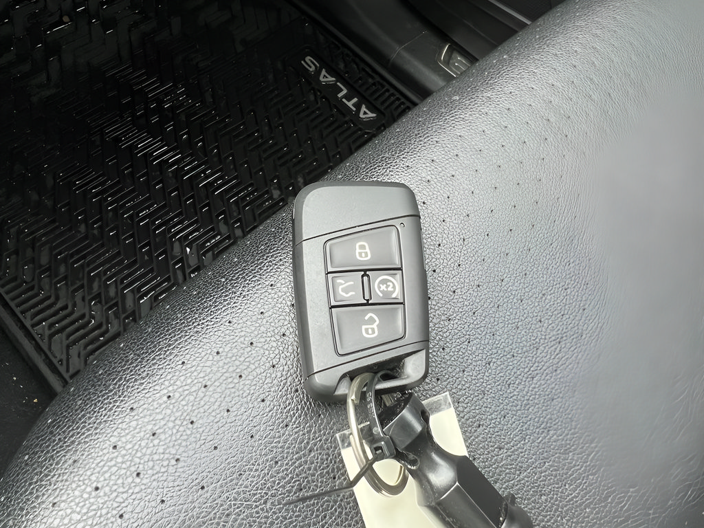 Used 2023 Volkswagen Atlas SE AWD/4WD image 19