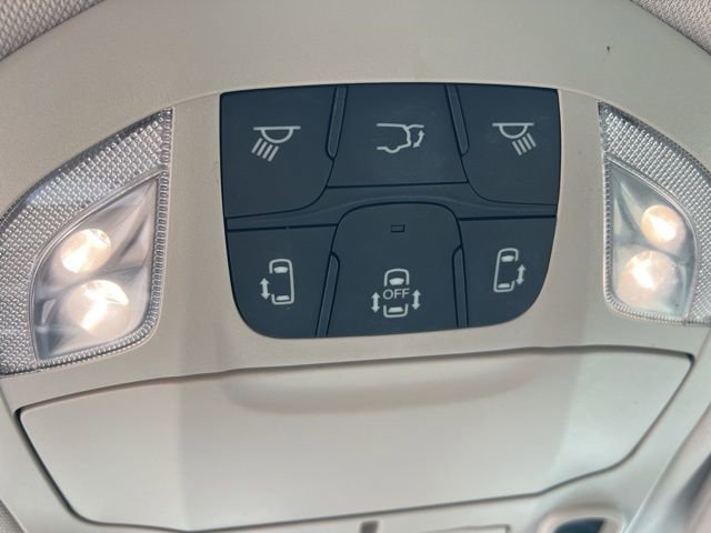 Used 2021 Chrysler Pacifica Limited w/ Uconnect Theater Family Group image 24