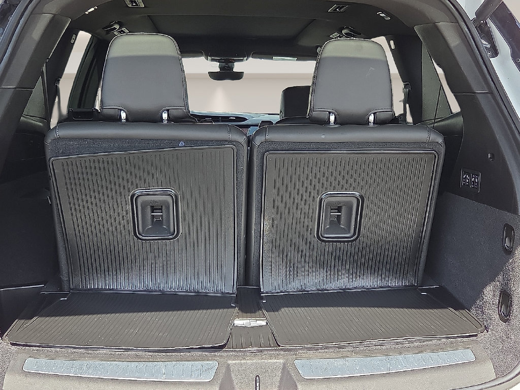Certified 2024 Cadillac XT6 Sport w/ LPO, ONYX Package AWD/4WD image 11