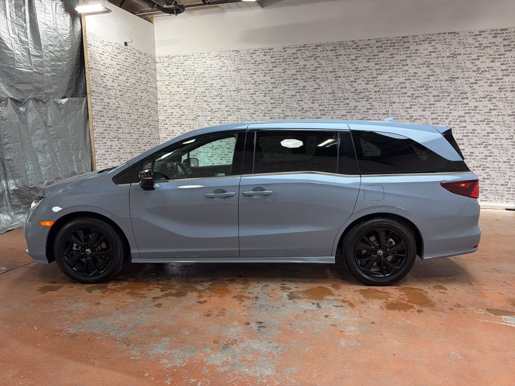 Used 2024 Honda Odyssey Sport image 4