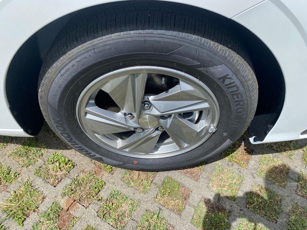 New 2026 Hyundai Elantra SE FWD image 8