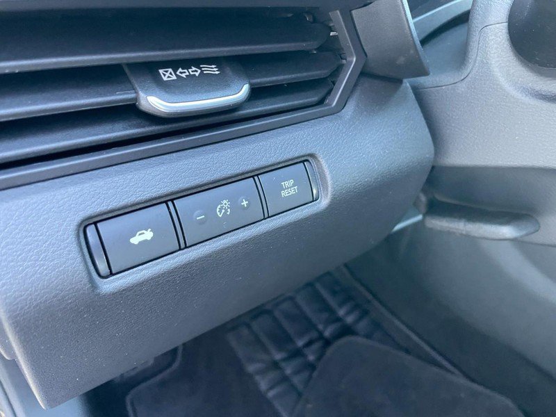 Used 2024 Nissan Altima 2.5 SV image 20