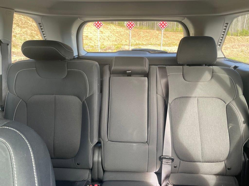 Used 2023 Jeep Grand Cherokee Laredo X image 21