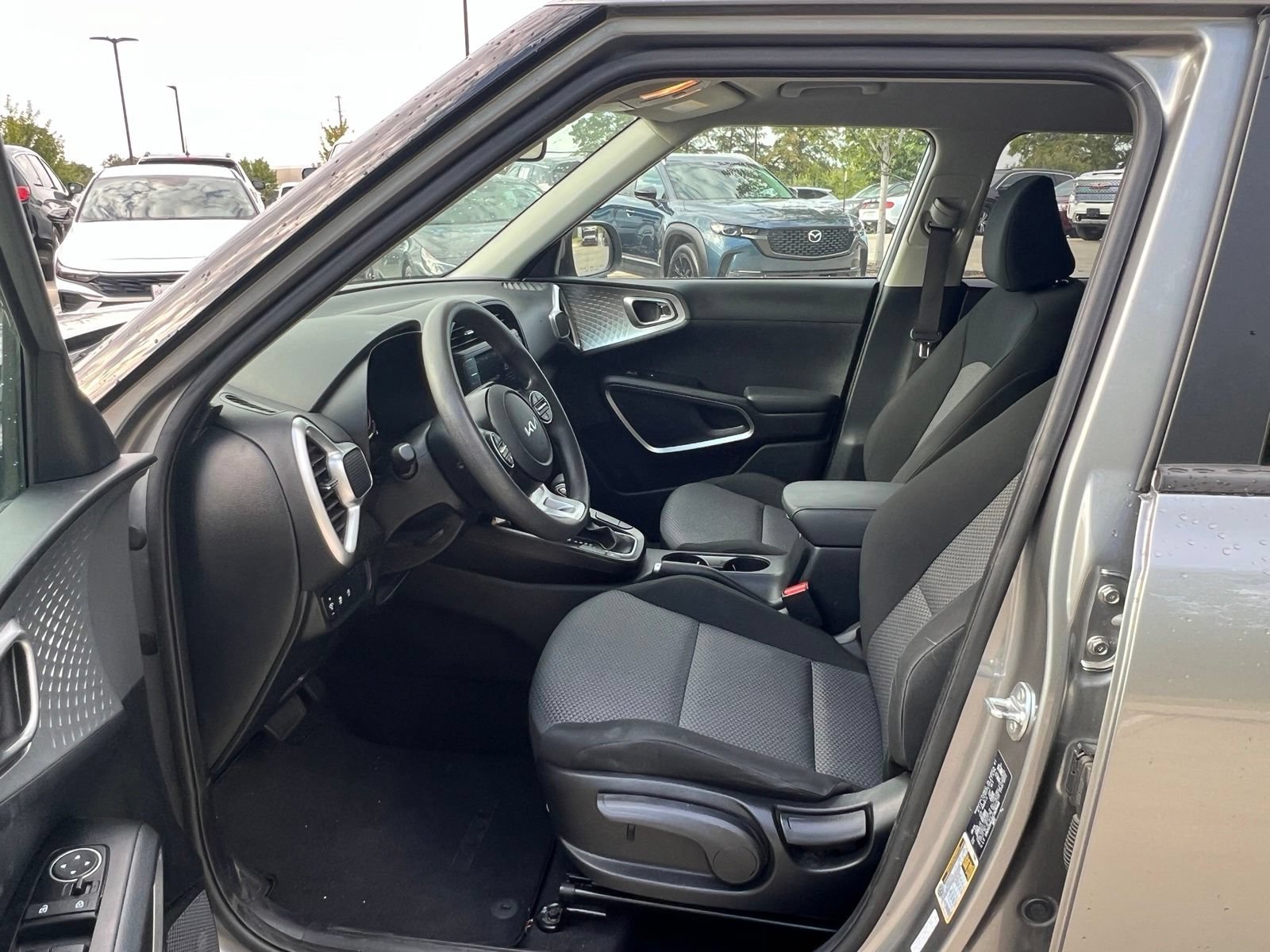 Used 2025 Kia Soul LX w/ LX Technology Package FWD image 20