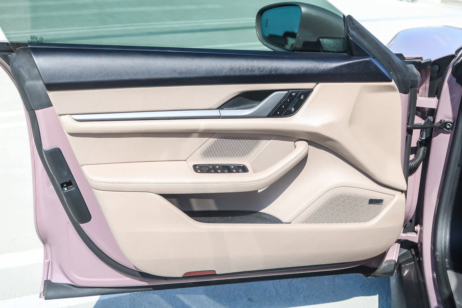 Used 2025 Porsche Taycan 4S image 27