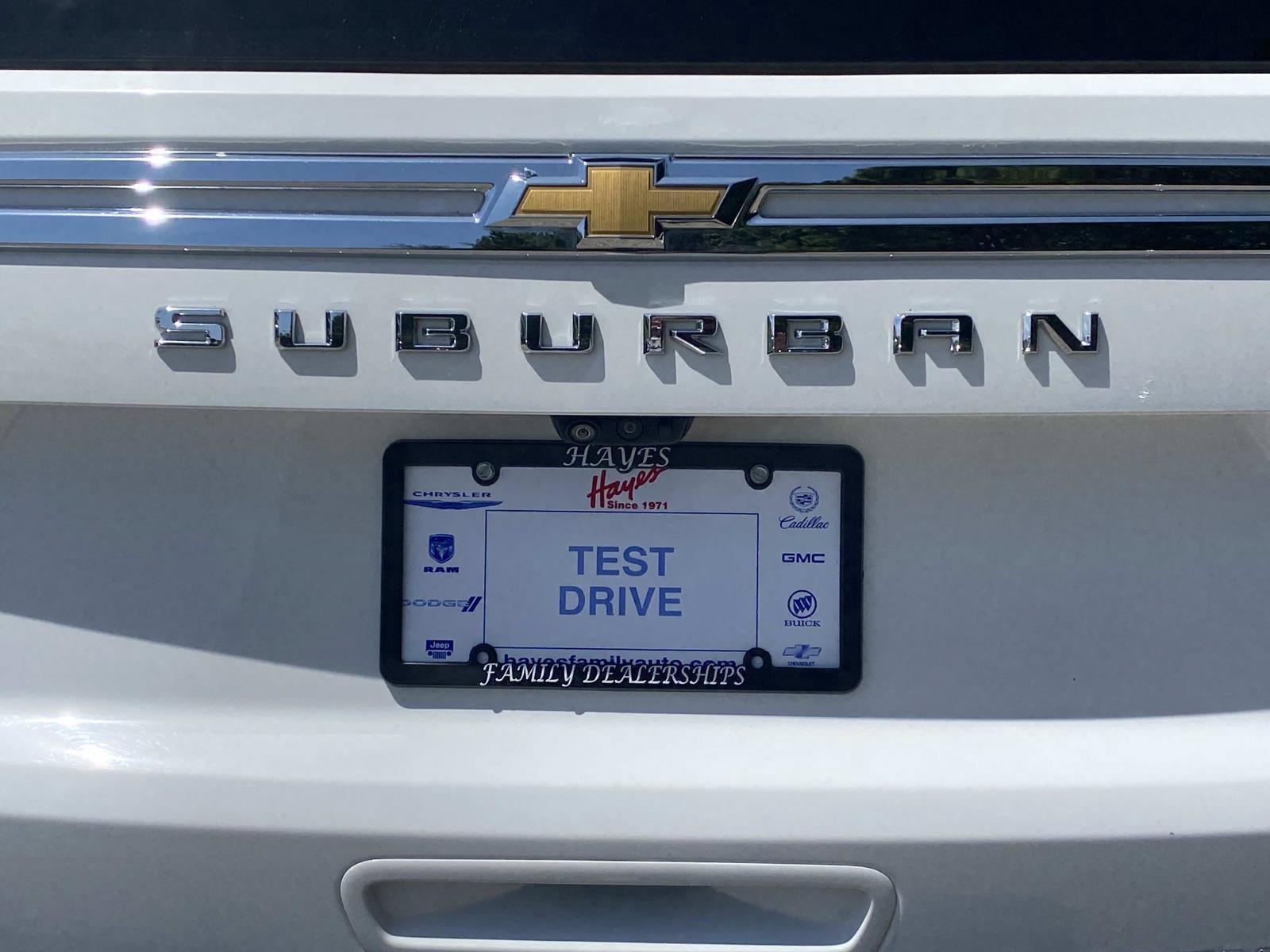 Used 2021 Chevrolet Suburban Premier w/ Premium Package AWD/4WD image 5