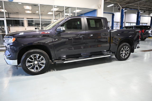 Used 2022 Chevrolet Silverado 1500 LT AWD/4WD image 8