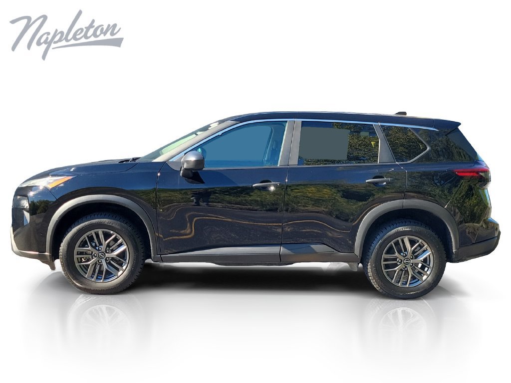 Used 2024 Nissan Rogue S AWD/4WD image 2