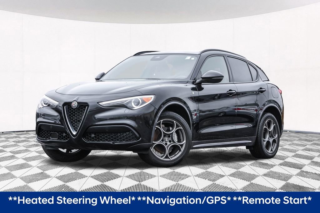 Used 2023 Alfa Romeo Stelvio Ti image 2