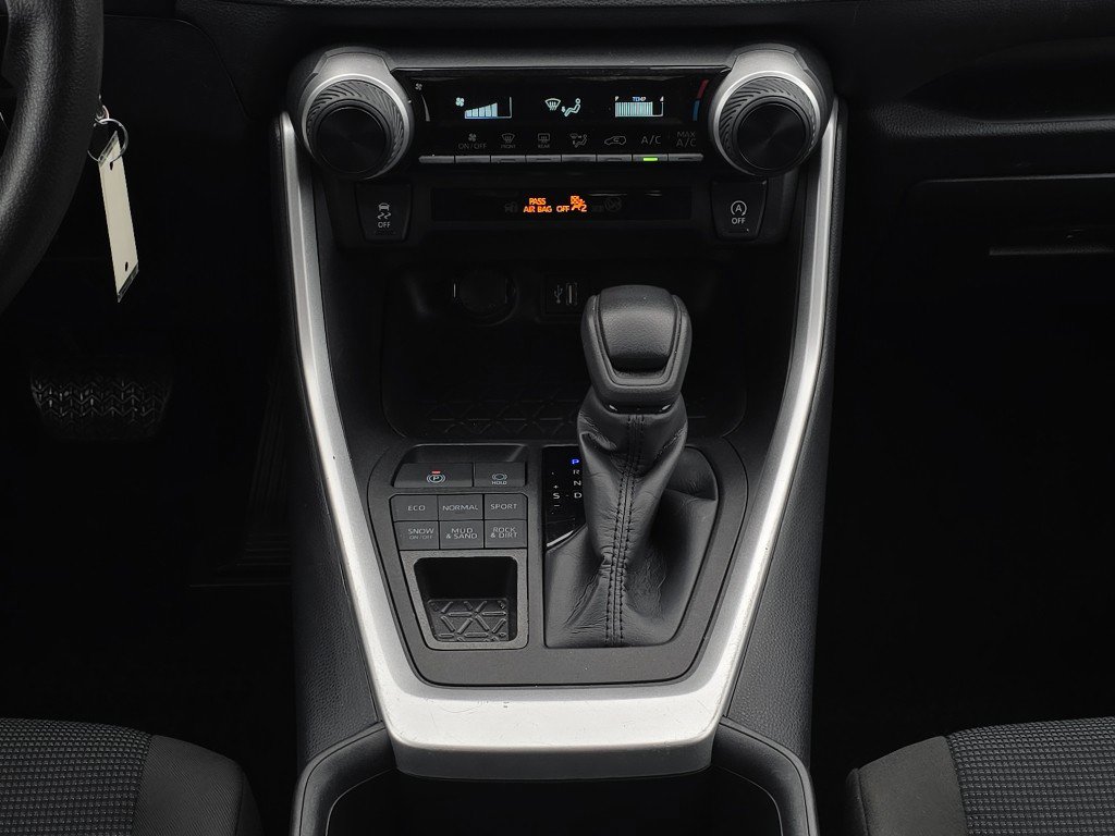 Certified 2024 Toyota RAV4 LE image 24