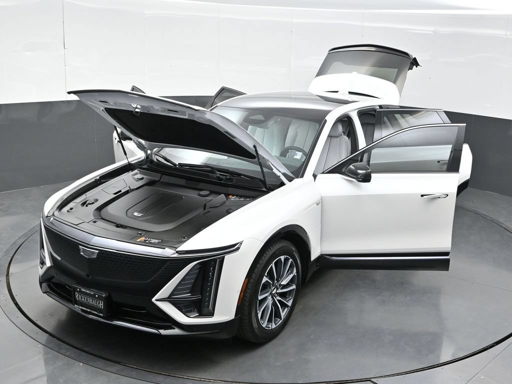 Certified 2024 Cadillac Lyriq Sport AWD/4WD image 38