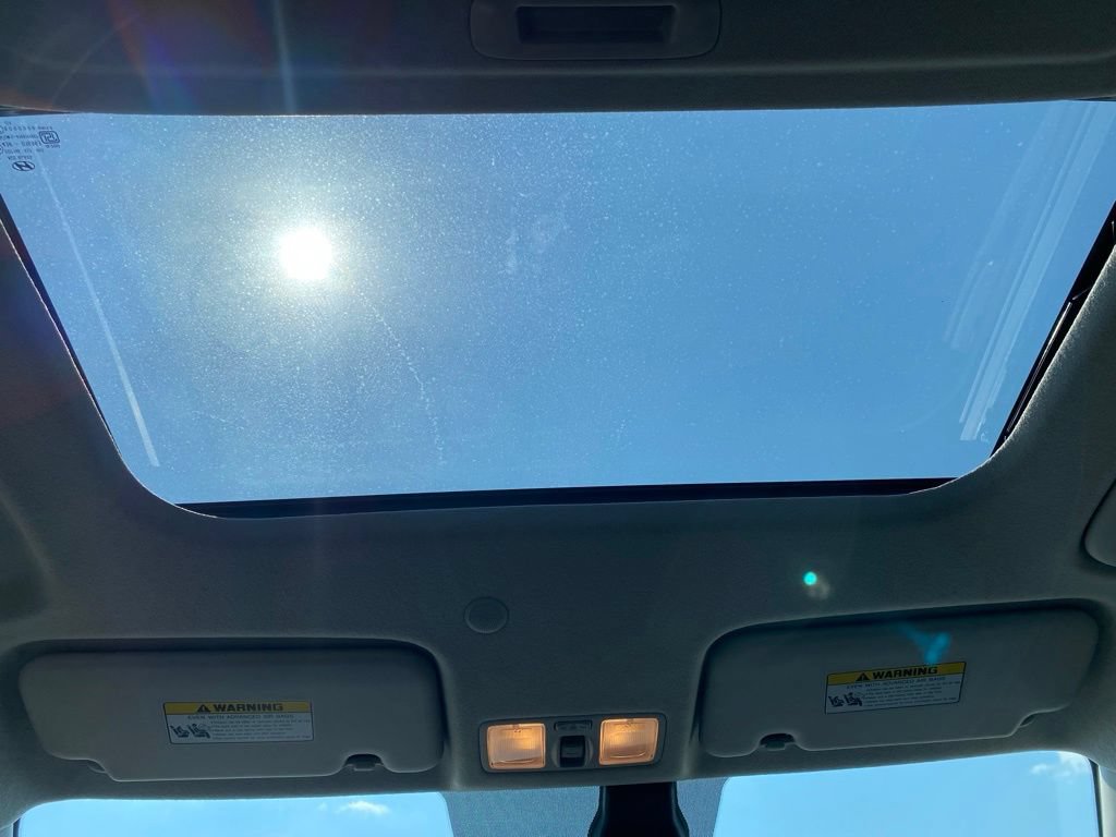 Used 2026 Hyundai Venue SEL FWD image 8
