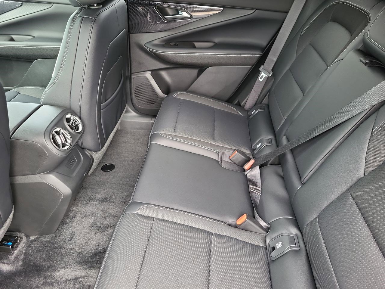 Used 2026 Chevrolet Blazer EV LT w/ LPO, Blackout Package image 28