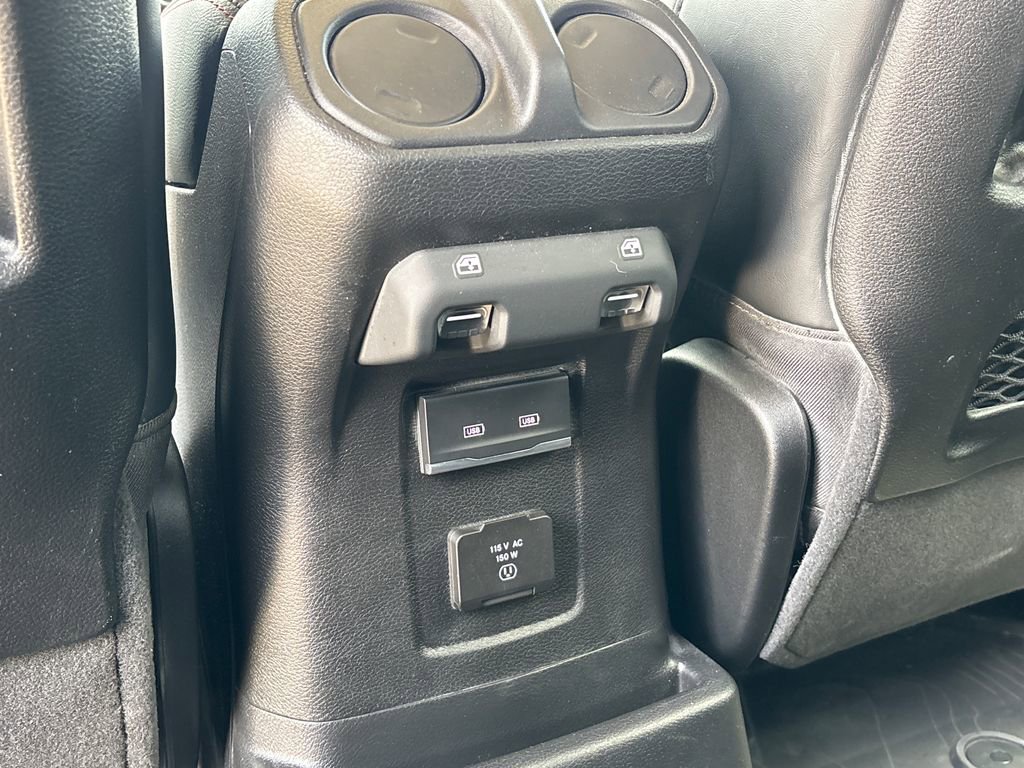 Used 2025 Jeep Wrangler Unlimited Rubicon AWD/4WD image 45
