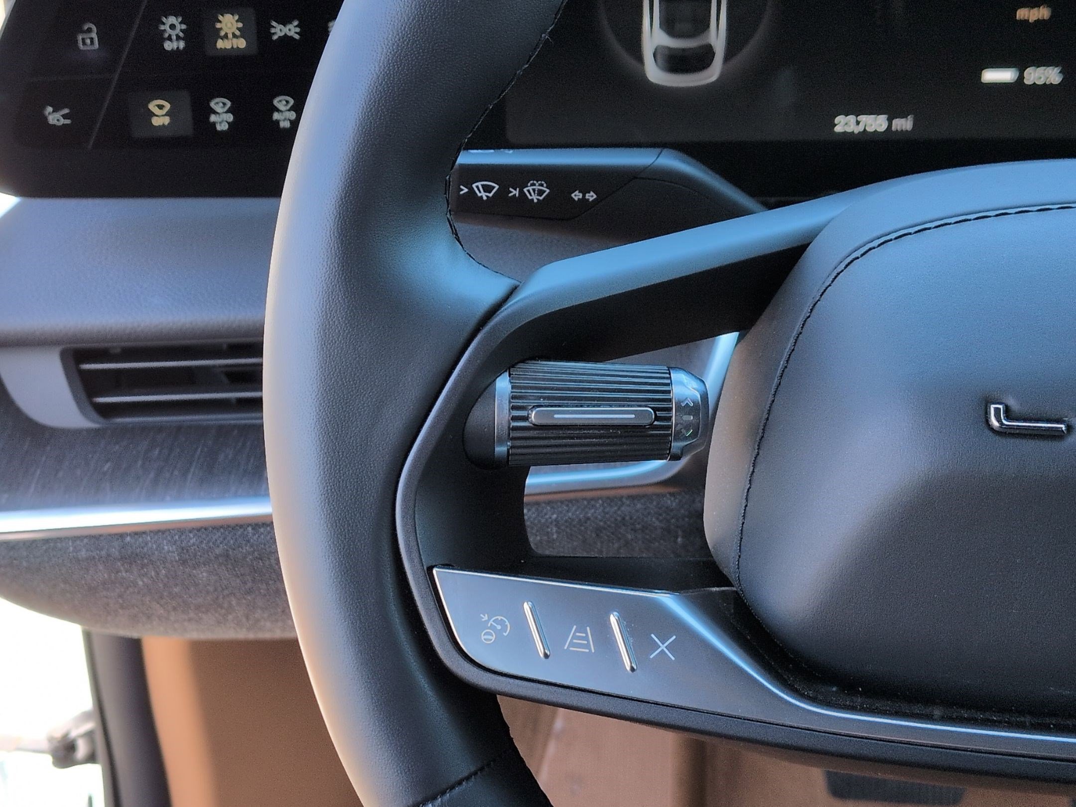 Used 2024 Lucid Air Touring image 19