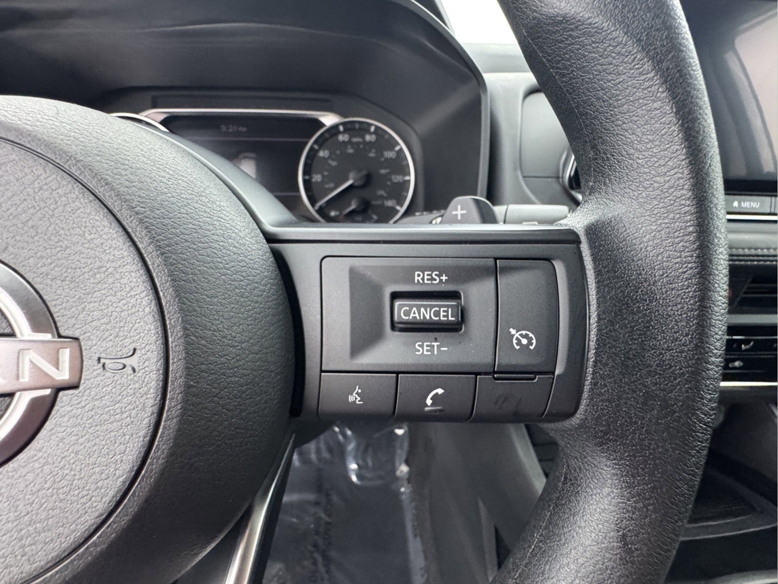 Used 2024 Nissan Rogue S AWD/4WD image 21