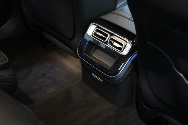 Used 2022 Mercedes-Benz S 580 4MATIC Sedan w/ AMG Line Package image 99