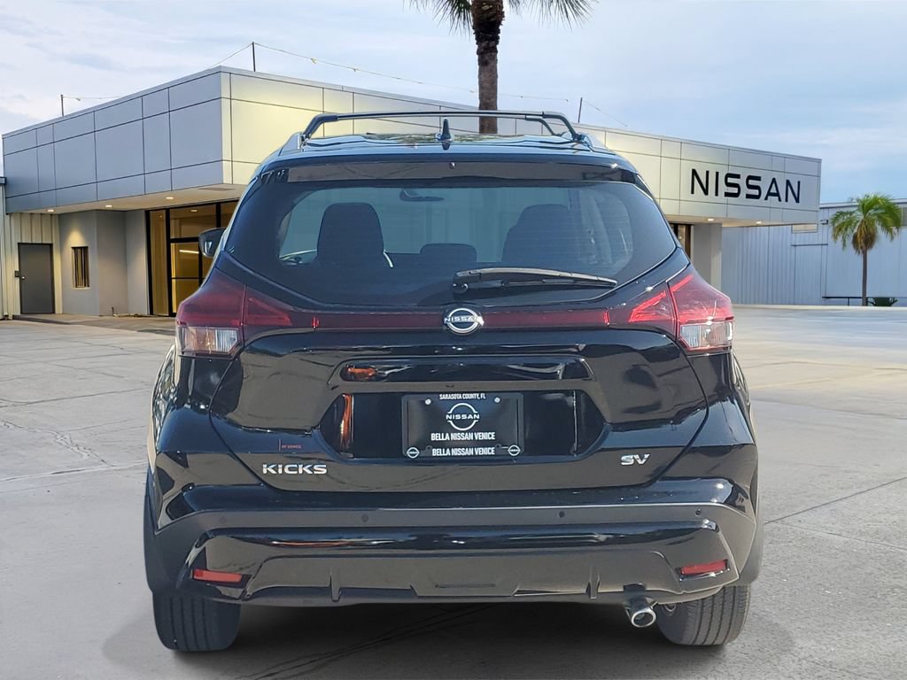 Used 2024 Nissan Kicks SV w/ Exterior Package FWD image 5