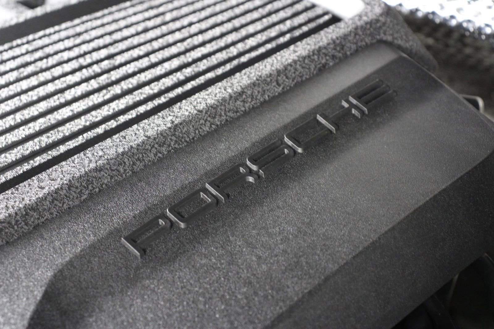 Certified 2025 Porsche Macan image 27