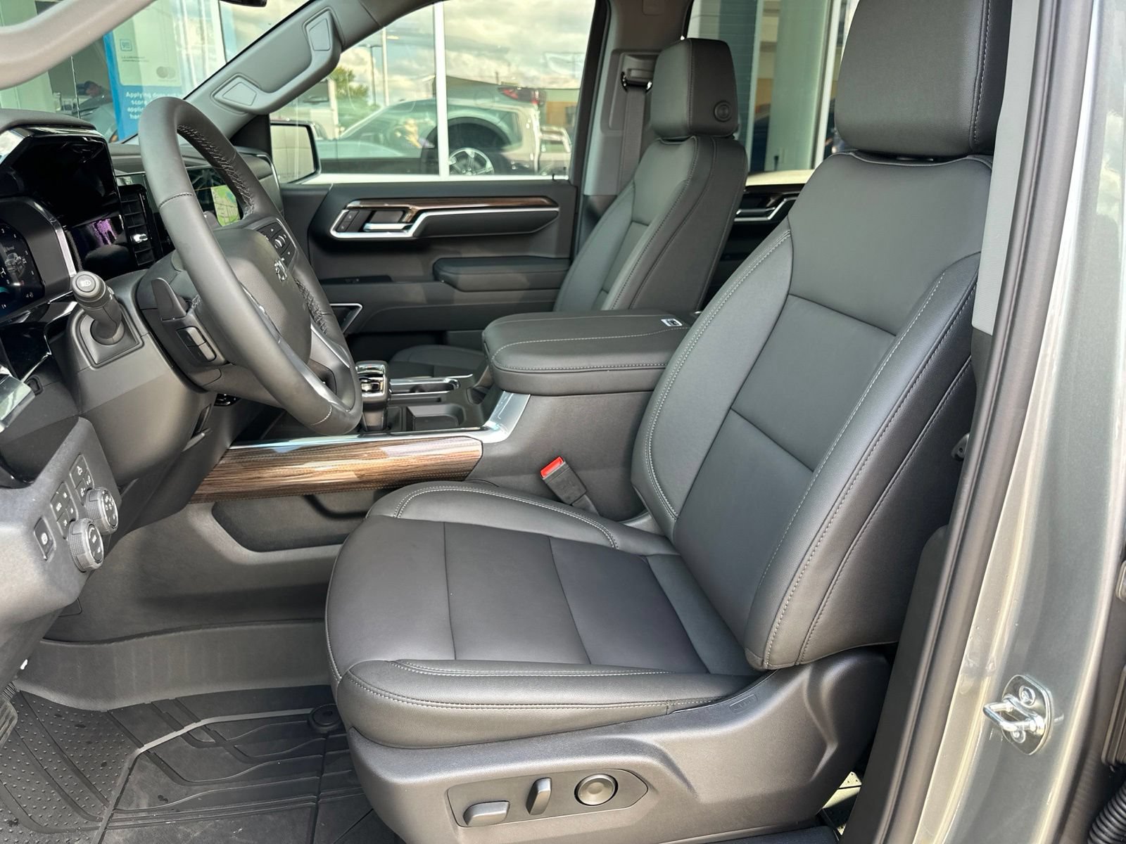 New 2026 Chevrolet Silverado 1500 RST w/ Convenience Package II AWD/4WD image 17