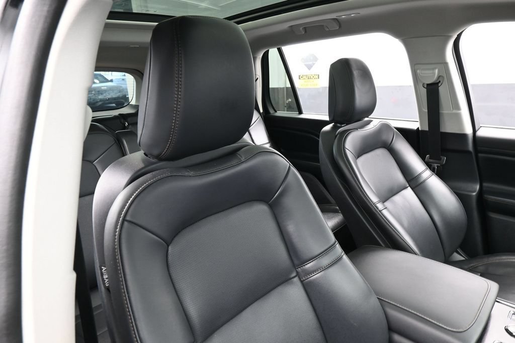 Used 2025 Lincoln Aviator 2WD image 39