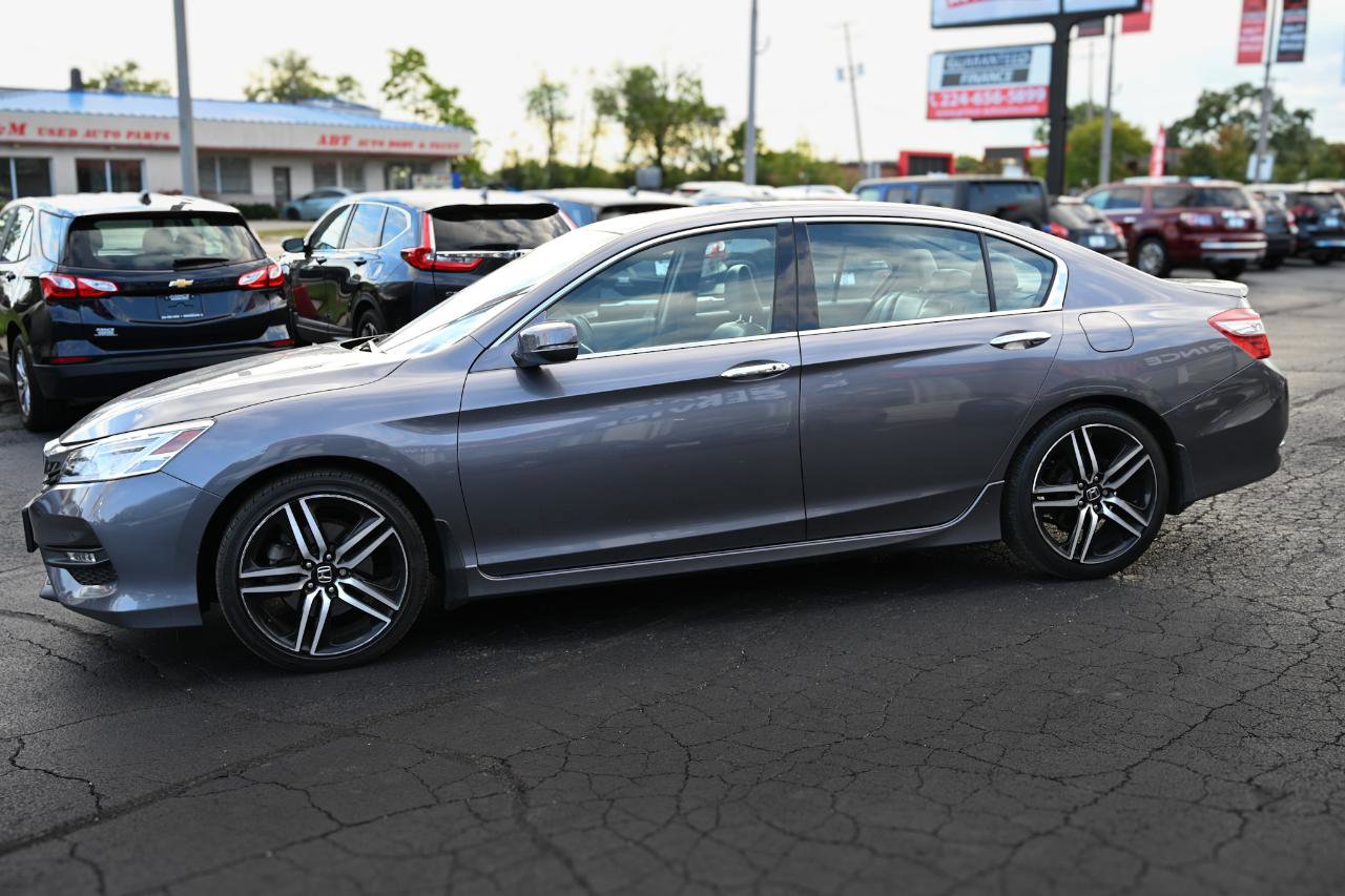 Used 2016 Honda Accord Touring image 4