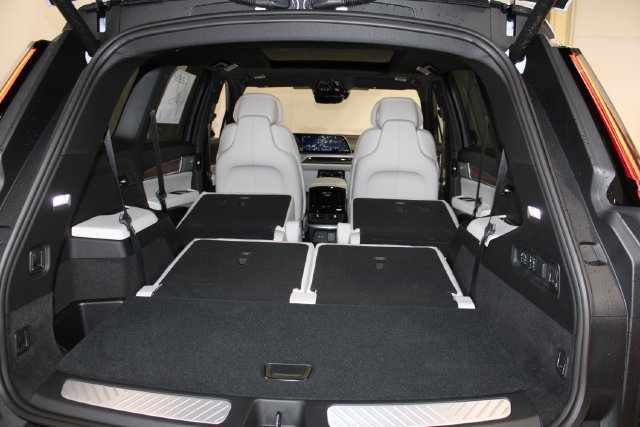 New 2027 Cadillac Vistiq Luxury AWD/4WD image 36