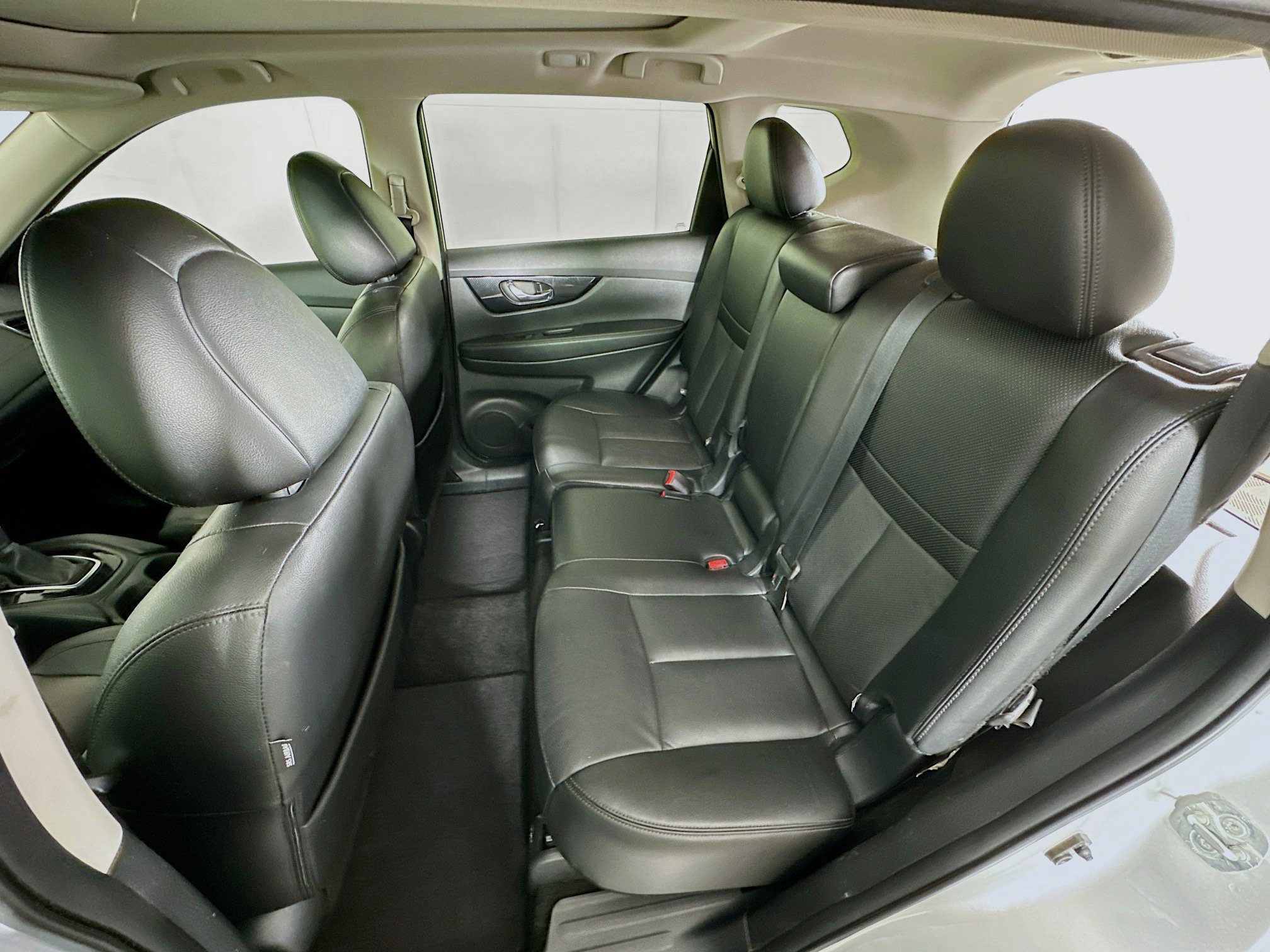 Used 2018 Nissan Rogue SL w/ Premium Package image 28