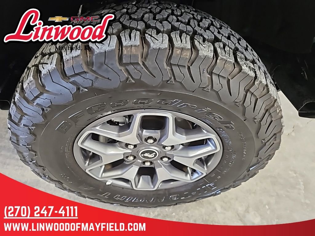 Used 2025 Ford Bronco Badlands image 9