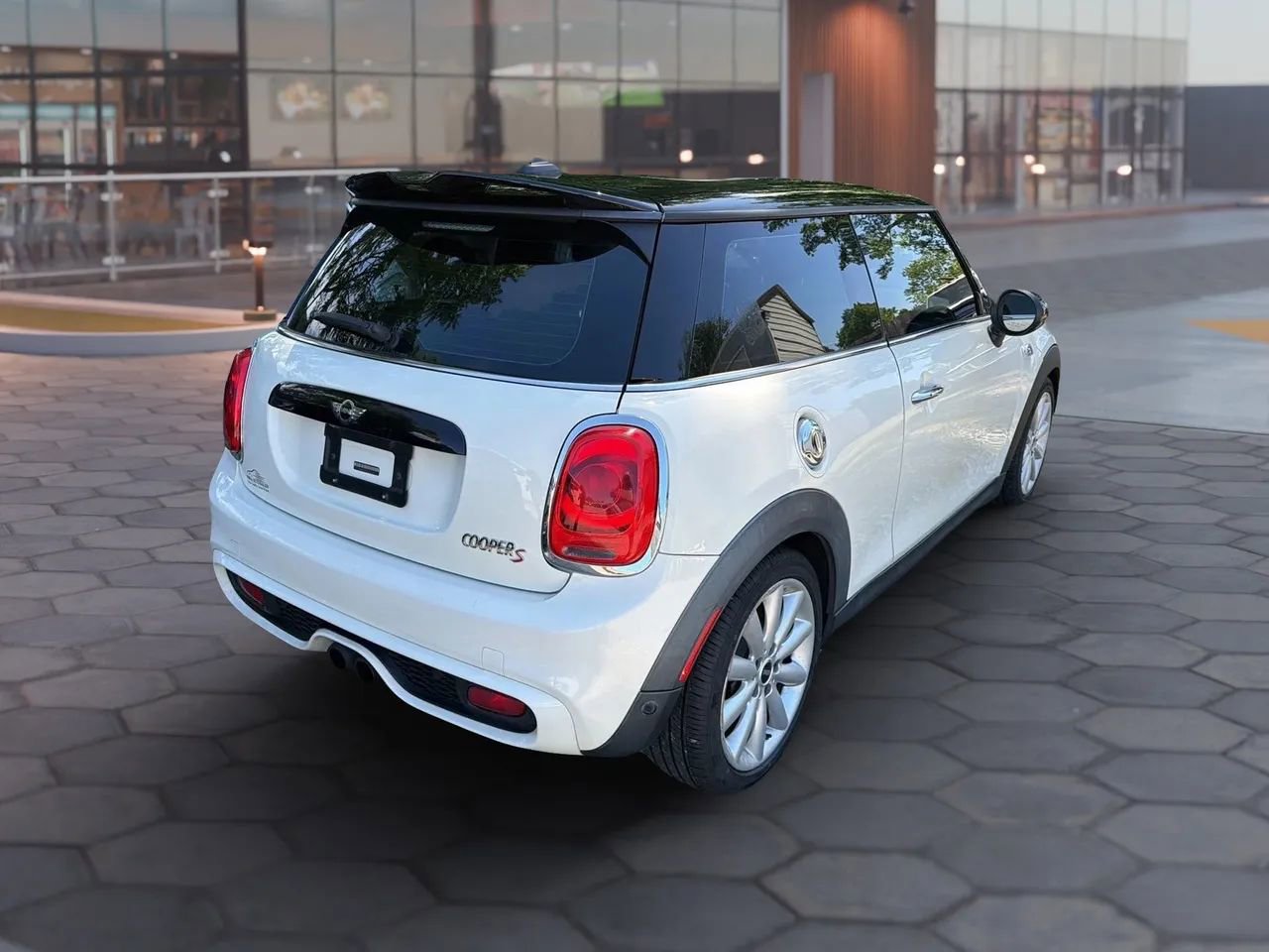 Used 2015 MINI Cooper S FWD image 9