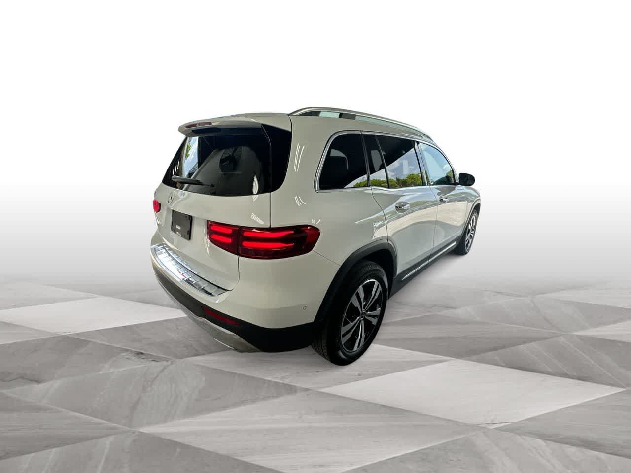 Used 2025 Mercedes-Benz GLB 250 image 8