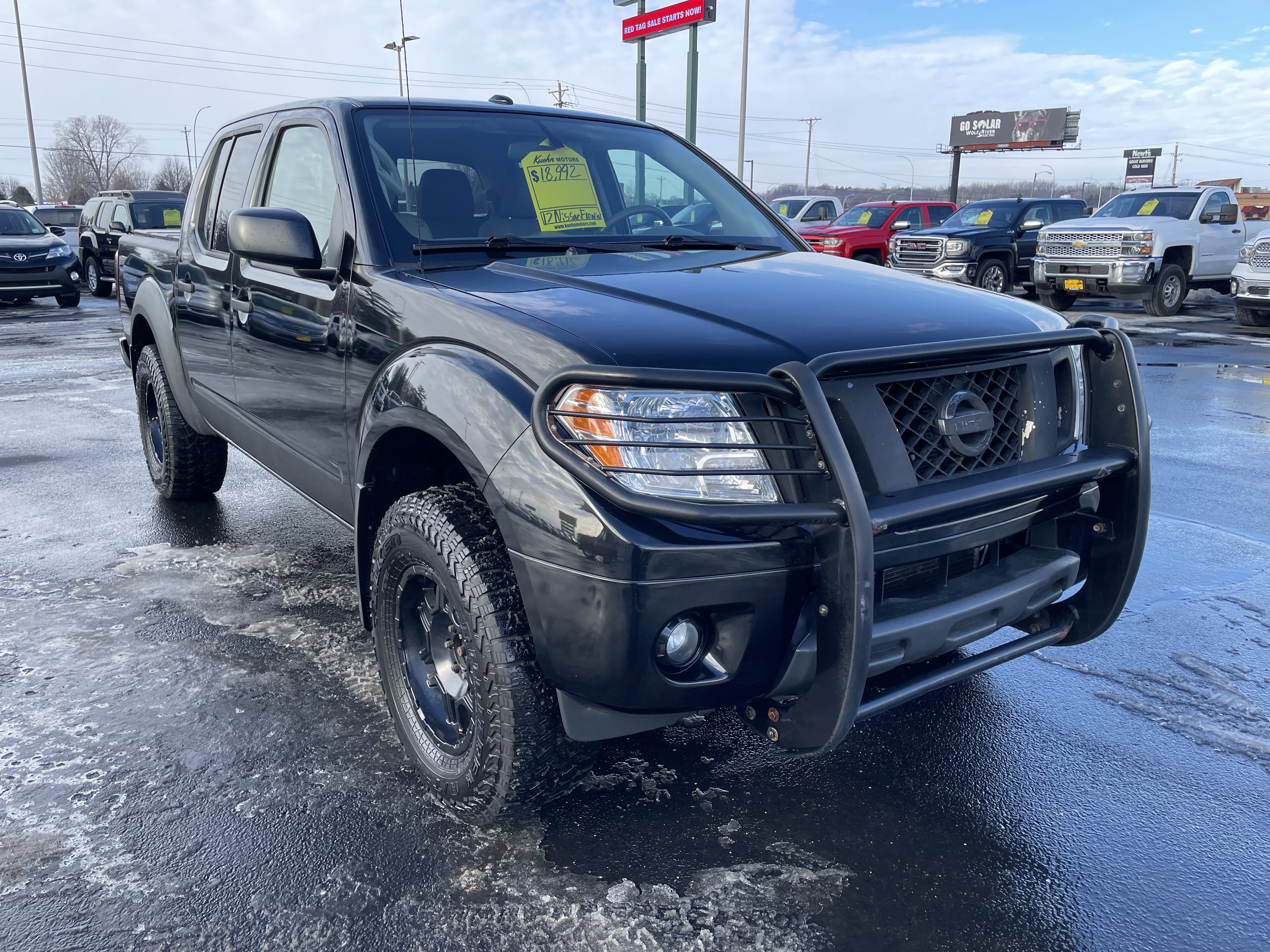 Used 2017 Nissan Frontier SV w/ SV Value Truck Package image 2
