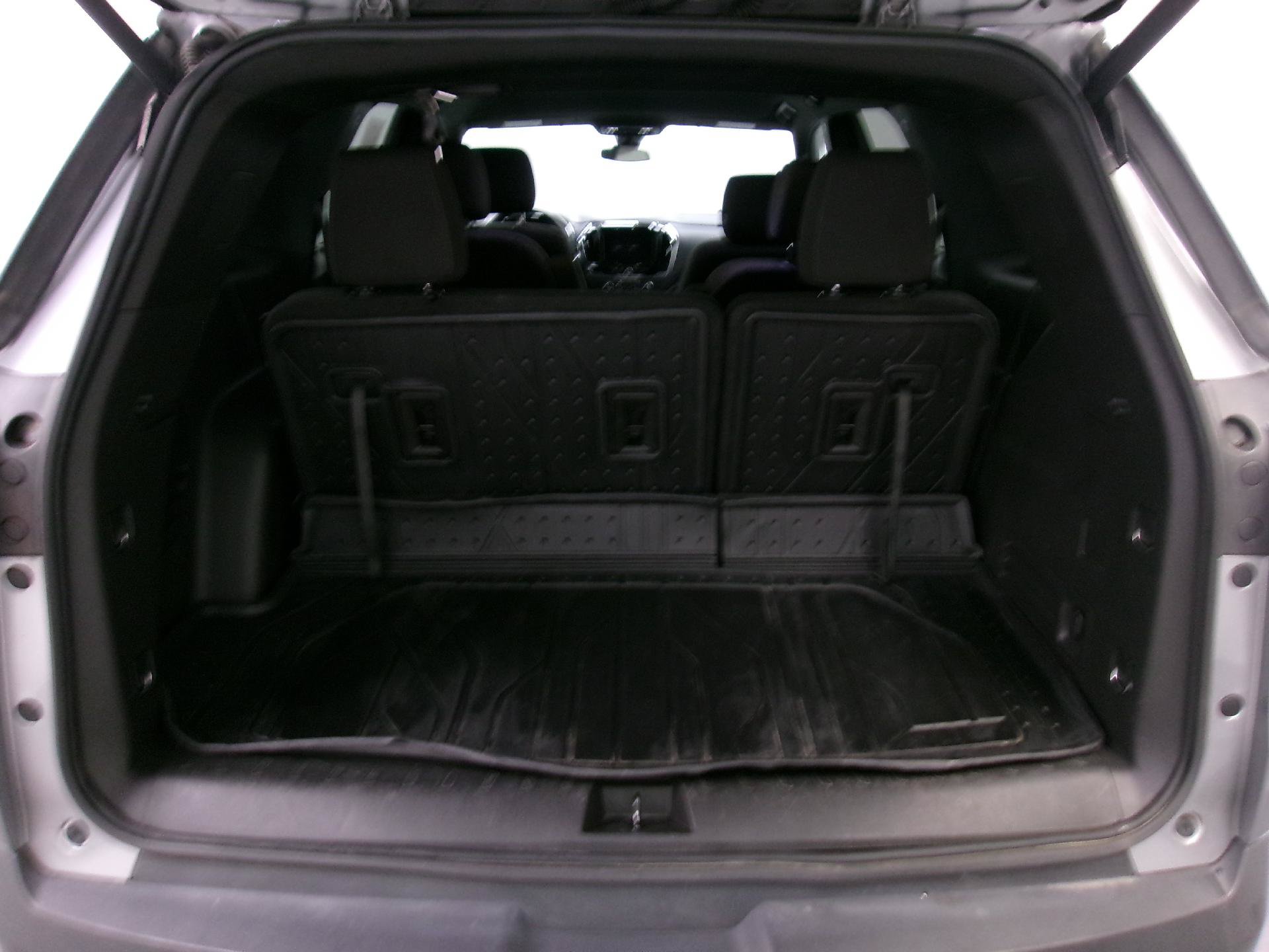 Used 2023 Chevrolet Traverse LT w/ LPO, Floor Liner Package AWD/4WD image 11