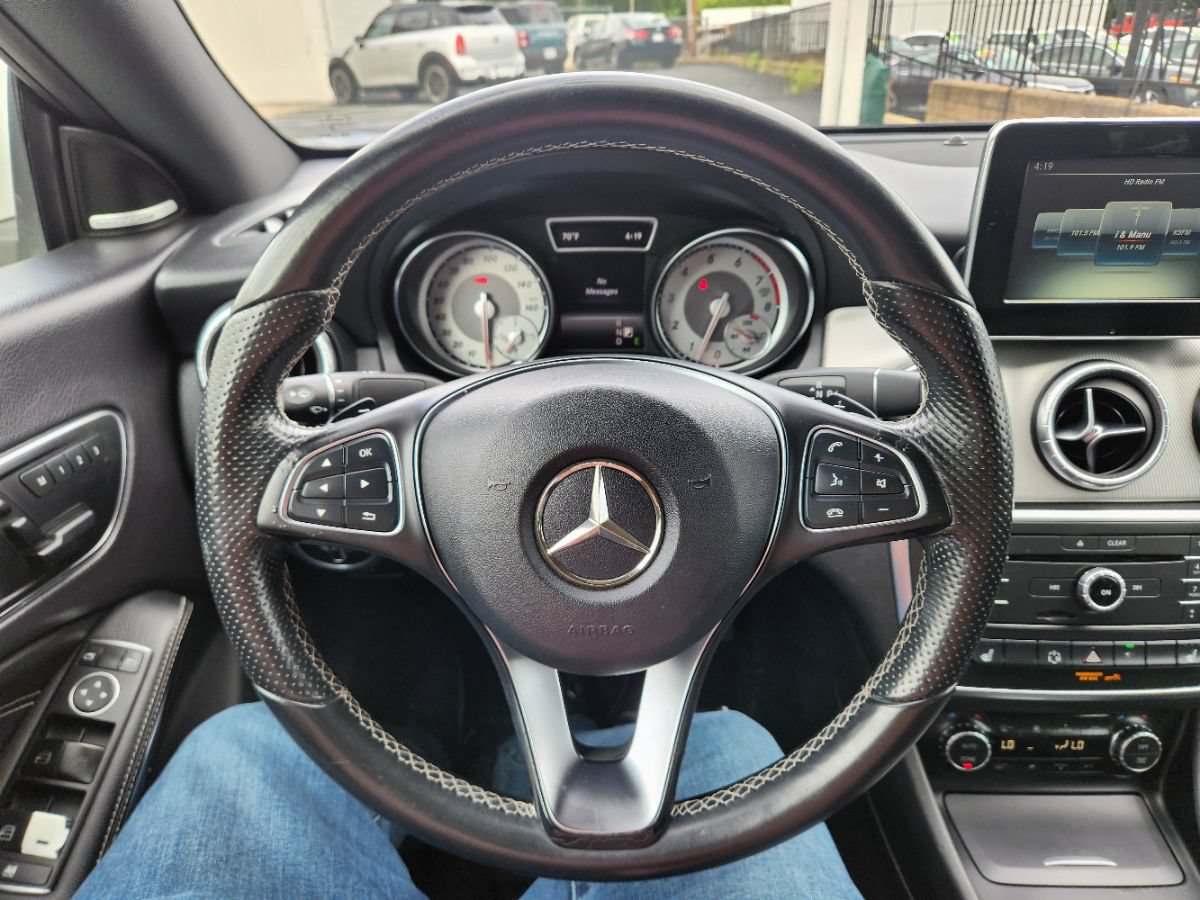 Used 2015 Mercedes-Benz CLA 250 image 21
