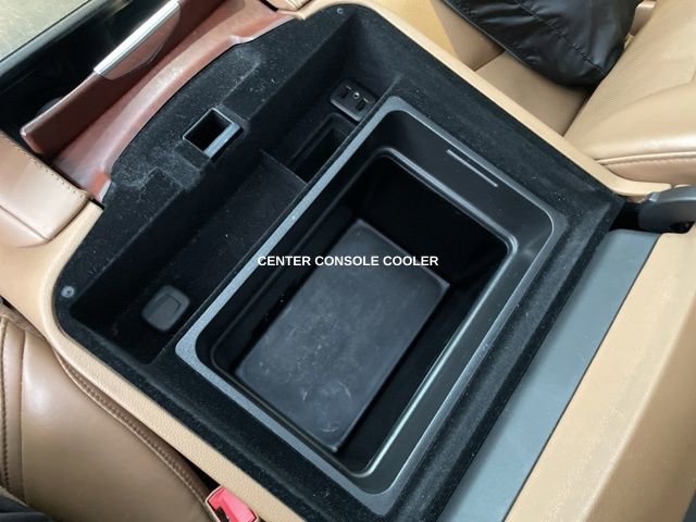 Used 2016 Cadillac Escalade Platinum image 29