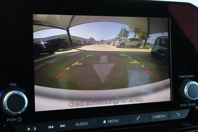 Used 2023 Nissan Pathfinder SV image 18