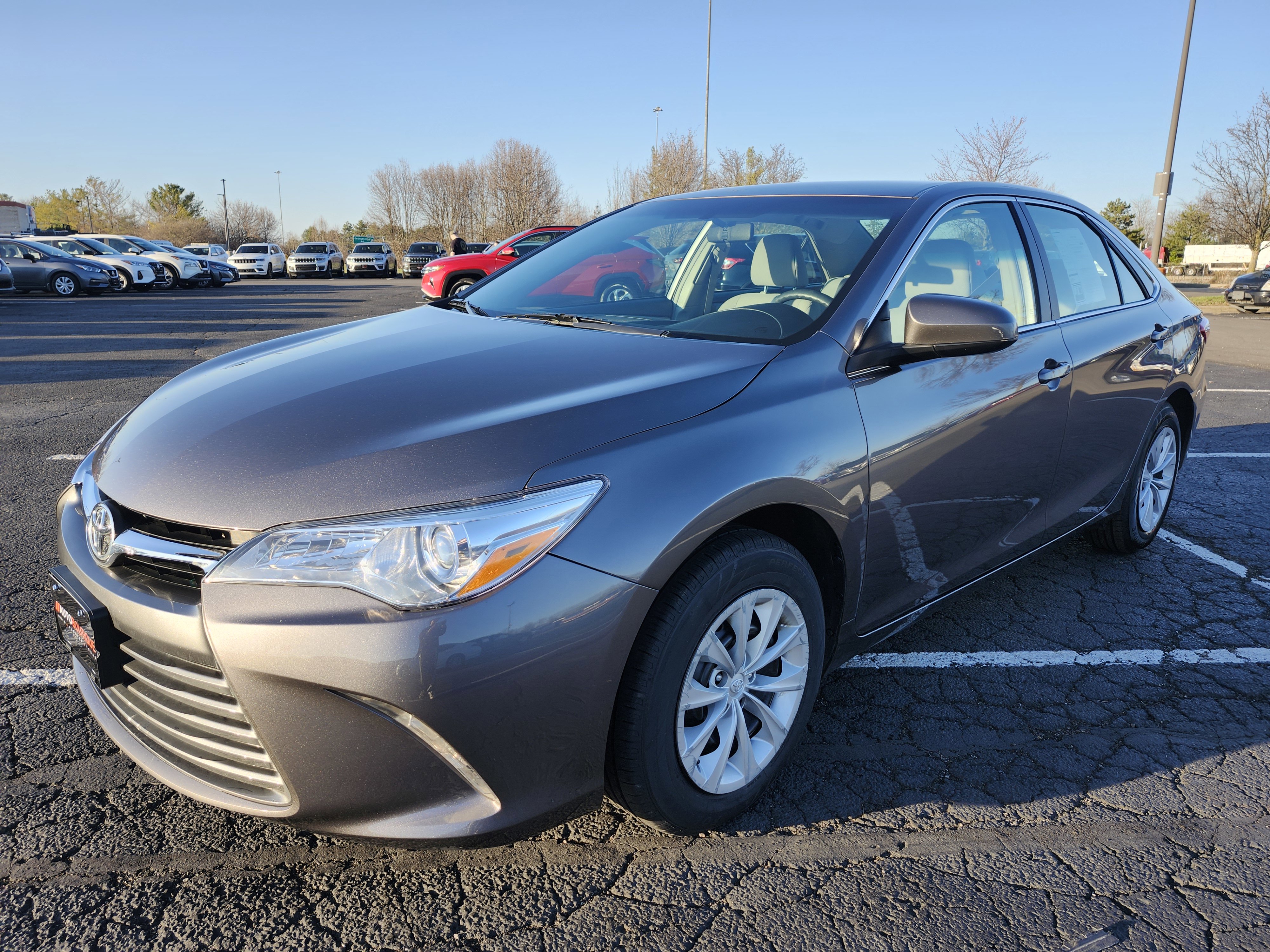 Used 2017 Toyota Camry LE image 10