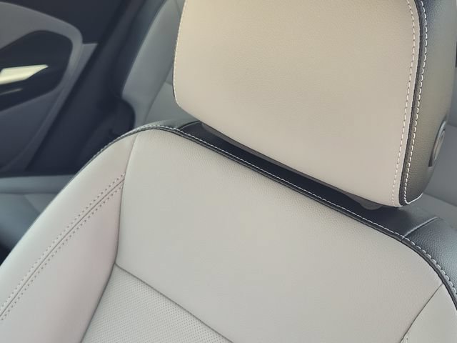 Used 2023 GMC Terrain SLT w/ Infotainment Package II FWD image 15