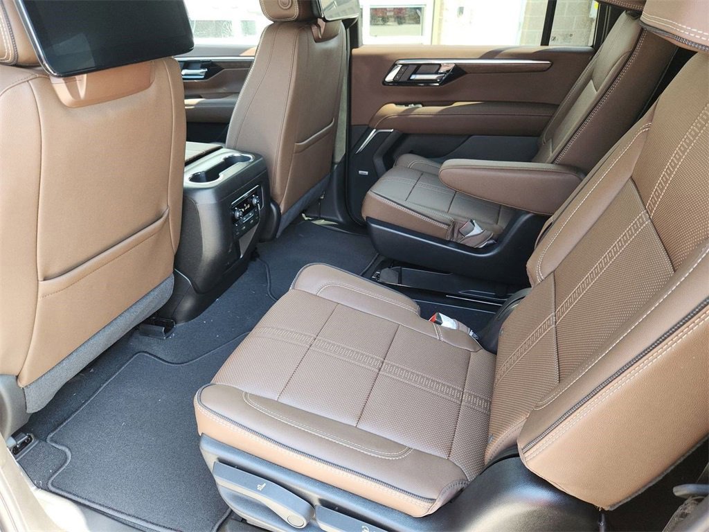 New 2025 Chevrolet Suburban High Country image 26