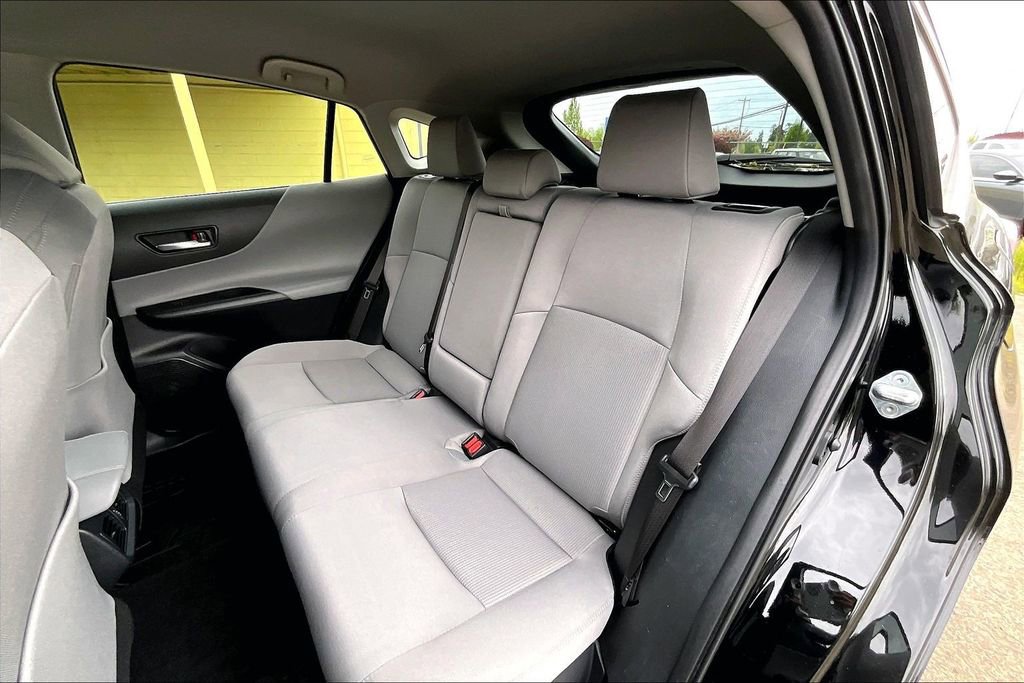 Used 2023 Toyota Venza LE AWD/4WD image 21