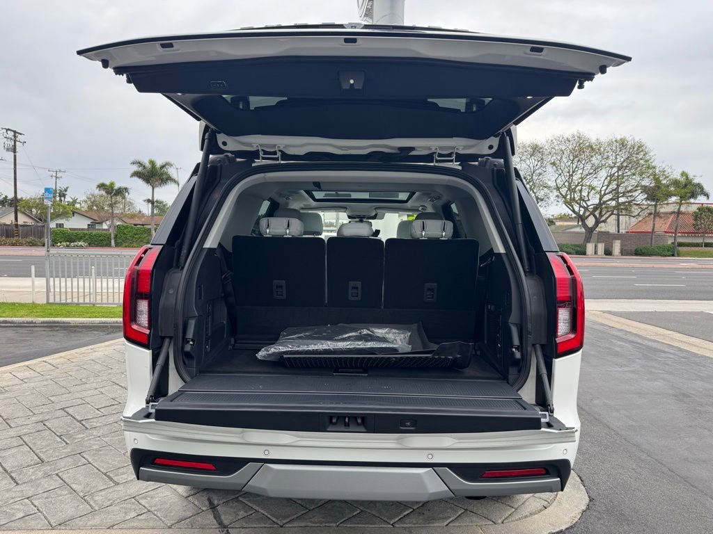 Used 2025 Ford Expedition Platinum w/ Platinum Ultimate Package image 8