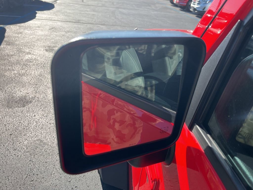 Used 2017 Jeep Wrangler Unlimited Rubicon w/ Connectivity Group image 15